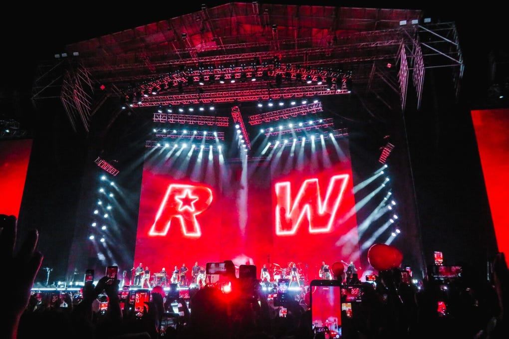 Robbie Williams en Lima: La noche en que el último gran 'showman' saldó su deuda con el Perú [CRÓNICA] - Foto 1