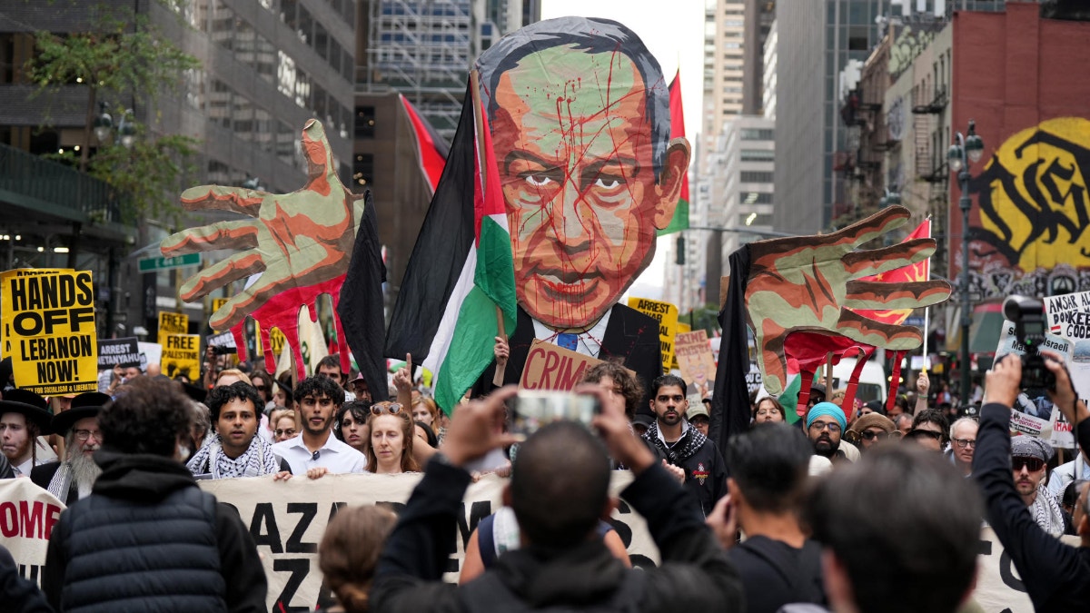 Protestan contra Netanyahu en la Asamblea General: "La ONU me da vergüenza, está permitiendo que venga a hablar este criminal de guerra"