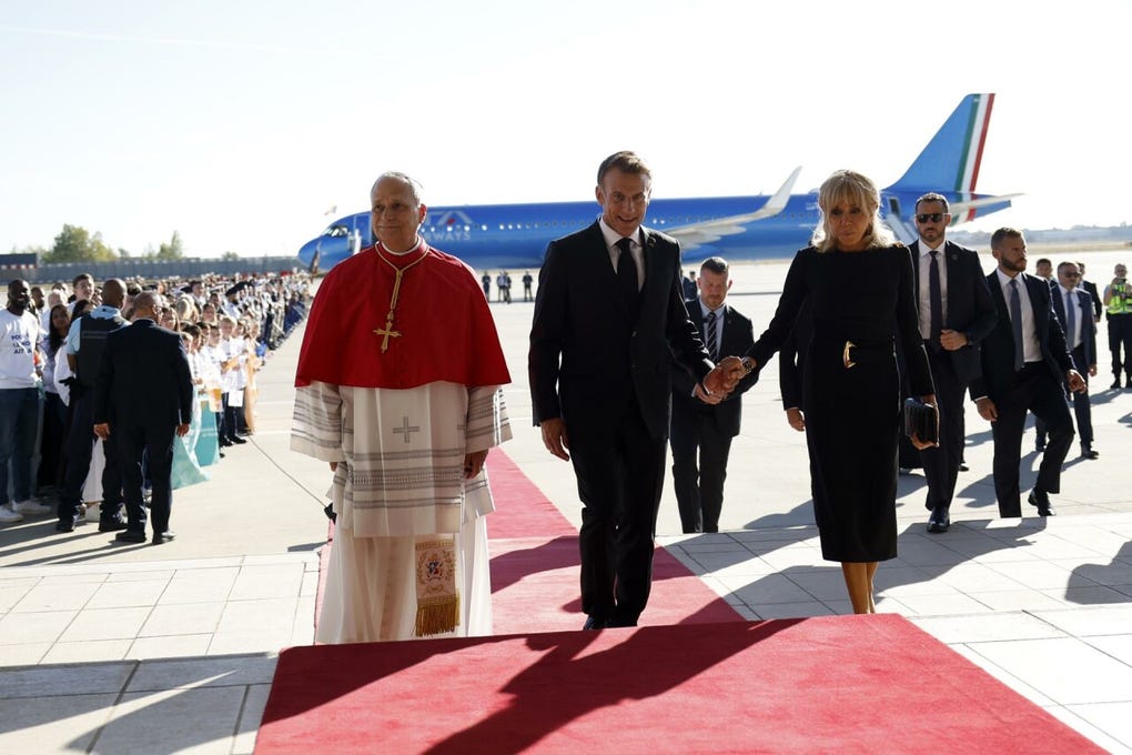 El domingo, el papa celebrará un encuentro con los obispos del país y oficiará una misa en el santuario. En esa ciudad recibirá, a título personal, a siete víctimas de abusos en la iglesia francesa.