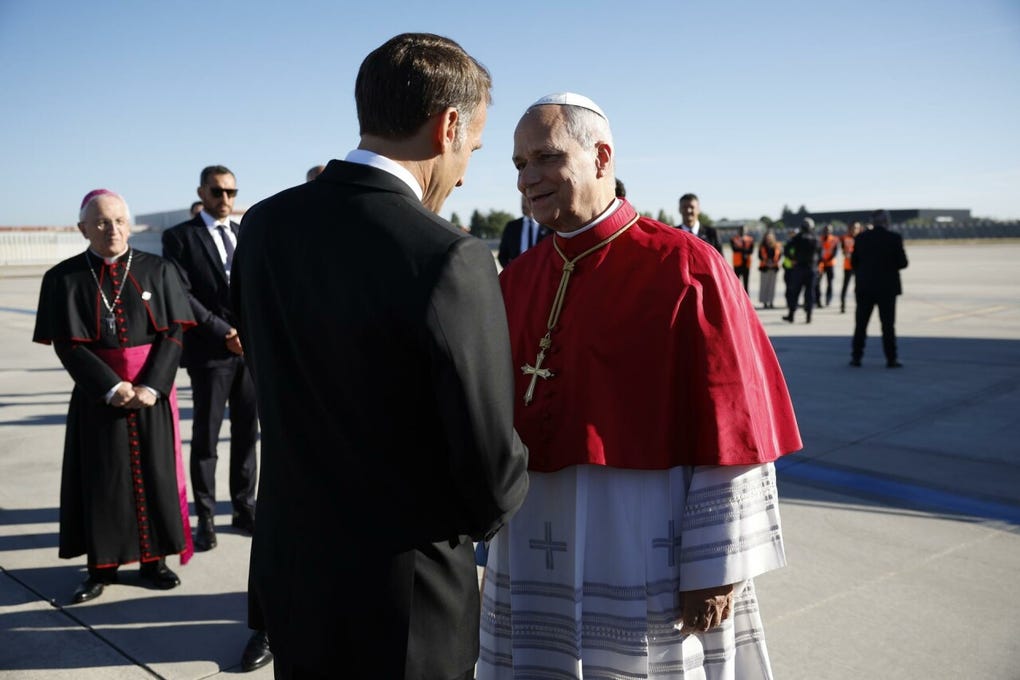 Macron, que no asistirá a ningún acto religioso del papa, estará presente en el discurso que León XIV pronunciará y al que el Elíseo ha invitado a los jefes de Estado y Gobierno de los 27.