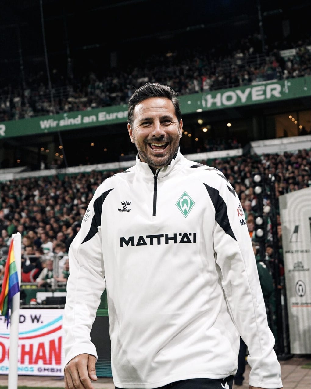 El regreso de un ídolo: Claudio Pizarro volvió a Werder Bremen para encuentro de leyendas [FOTOS] - Foto 1