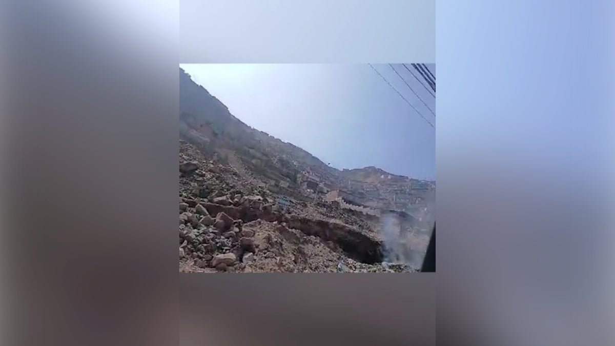 Vecinos temen que fuego se expanda a otras zona del distrito de Villa María del Triunfo. 