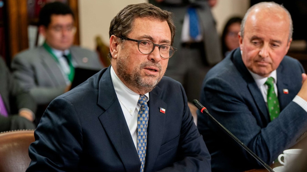 Canciller de Chile enfrenta histórica interpelación parlamentaria en medio de polémica por adhesión al Escudo de las Américas