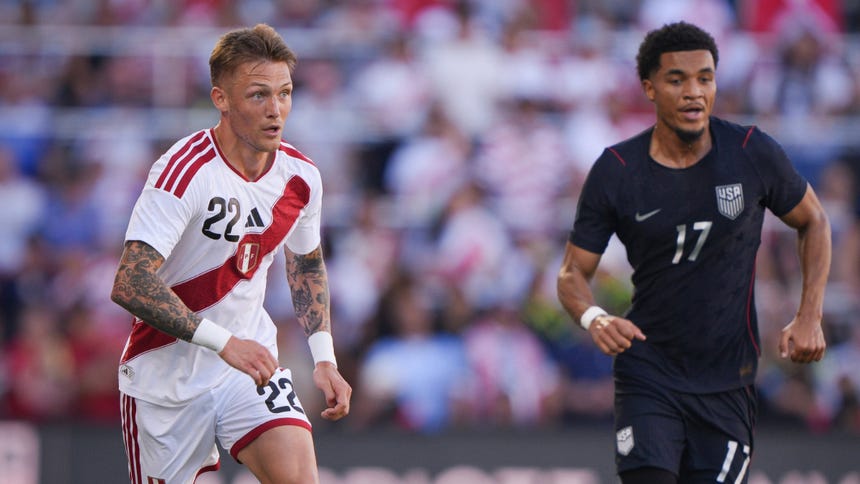 Jean Ferrari apunta que el penal "desconcertó" a Perú en su dura derrota contra Estados Unidos