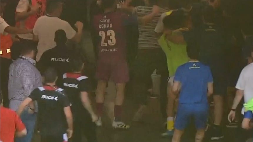 Lamentable: jugadores de Rosario Central y Estudiantes protagonizaron una bronca por título en Argentina [VIDEO]