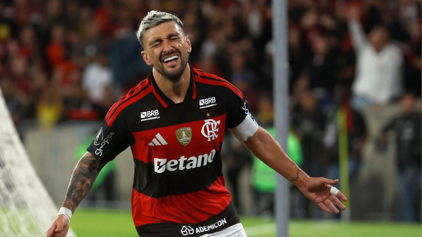 De Arrascaeta sufrió una fractura en la muñeca con Uruguay a dos semanas de semifinales de la Copa Libertadores