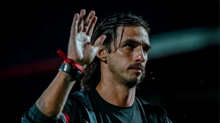 Costa Rica destituye a Fernando Batista y nombra al histórico Bryan Ruiz como nuevo entrenador