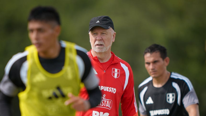 Mano Menezes sobre el recambio generacional en la selección: "No es posible hacer un equipo solo de jóvenes"