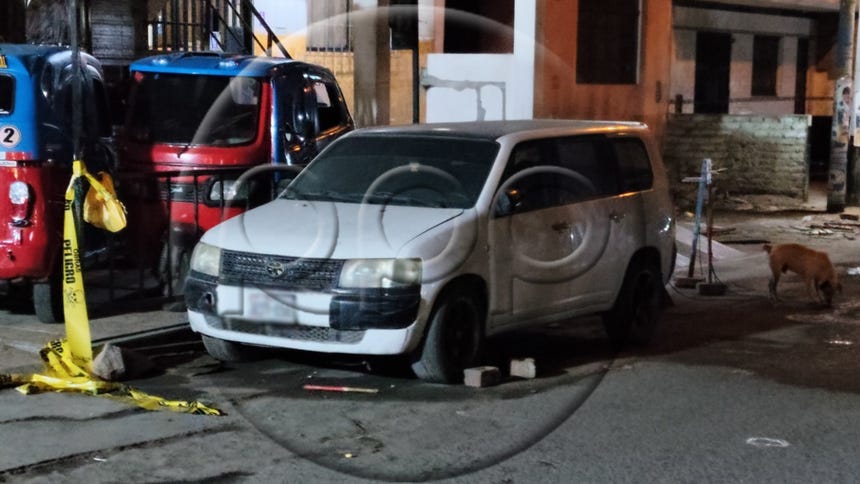 SJL: dos jóvenes fueron asesinados en plena vía pública cuando remolcaban un automóvil