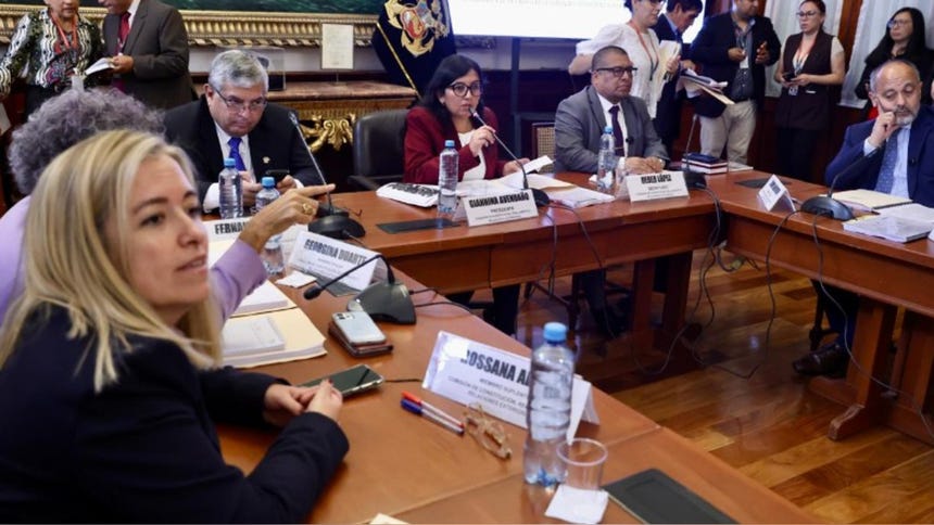 Comisión de Constitución de la Cámara de Diputados: sesión que debate pedido de facultades legislativas se retomará este jueves