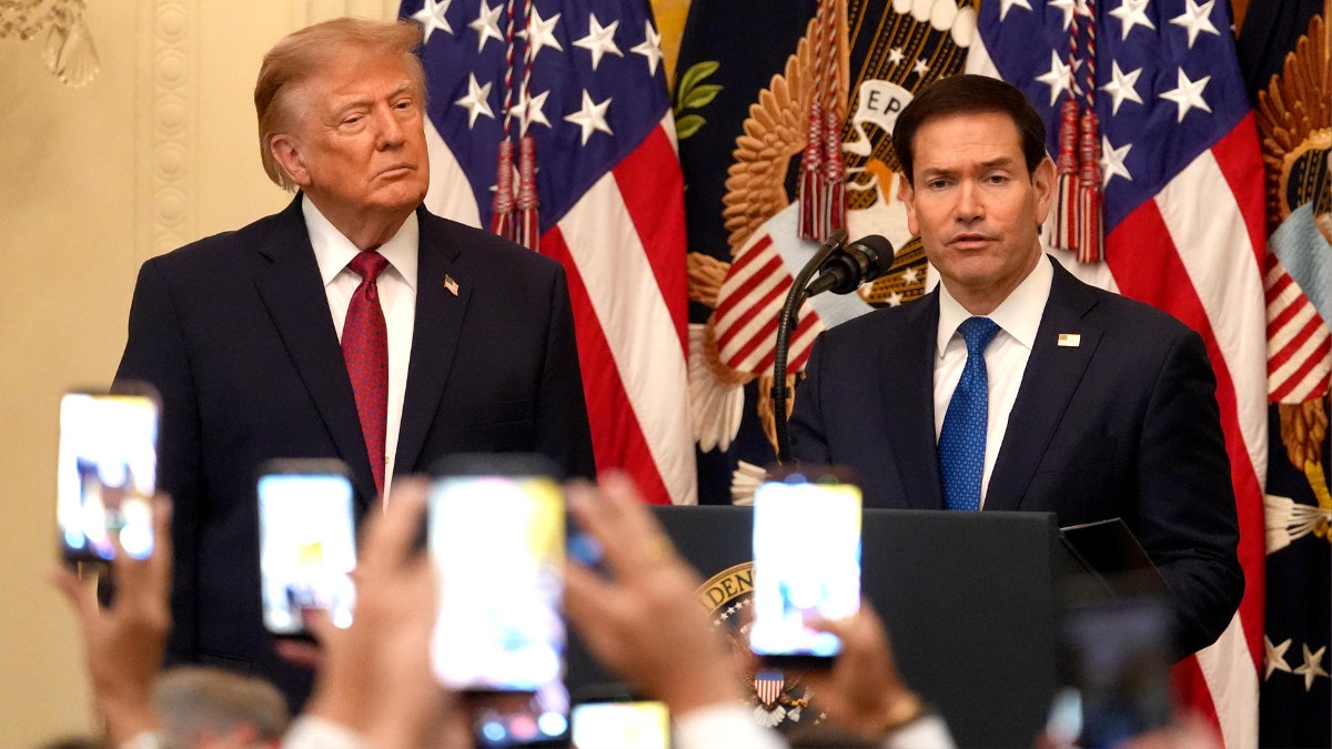 "Atentos a lo que va a hacer con Cuba", dice Donald Trump sobre Marco Rubio