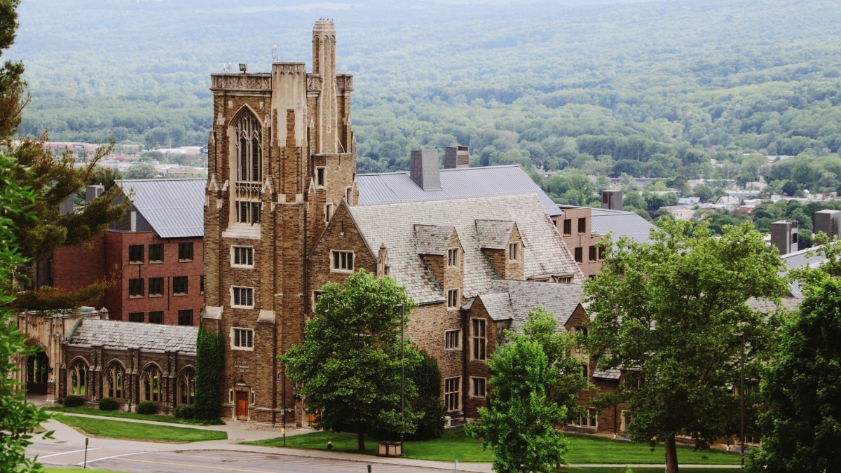 El caso de 'Los 7 de Cornell': la acusación de violación grupal y las preguntas pendientes