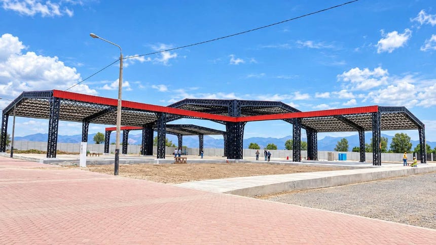 Escenario del distrio de Zaña que ya se encuentra casi terminado para la llegada del papa León XIV.