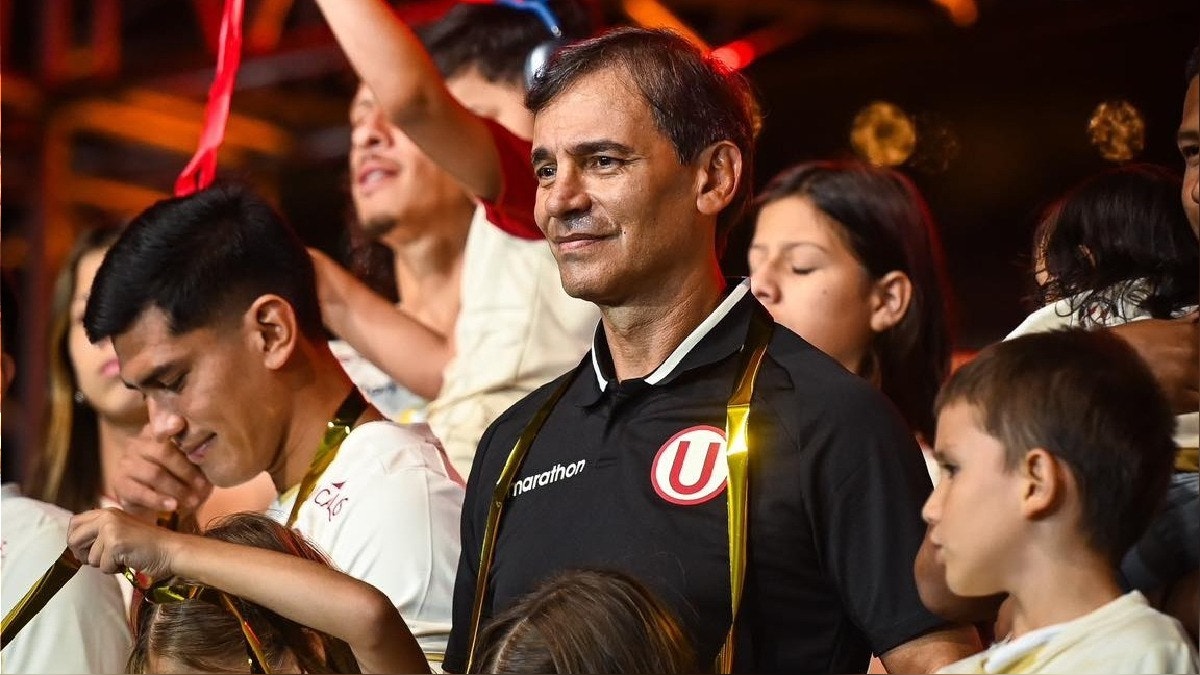 No estará en el banquillo de la 'U' contra Melgar: ¿cuántas fechas de sanción tiene Fabián Bustos en la Liga1?