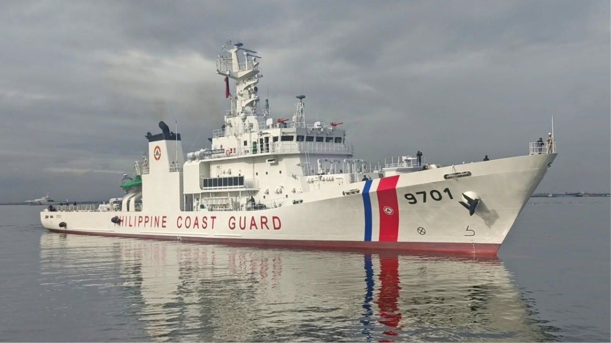 Alta tensión: Filipinas desplegó su mayor buque y aeronave para expulsar a barco chino de sus aguas