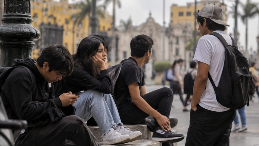 ¿Los ninis no quieren trabajar? Estudio revela que 7 de cada 10 estarían listos para emplearse en 15 días, pero estas barreras los alejan