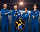 A bordo de Dragon viajaron los astronautas estadounidenses Jessica Watkins, comandante, y Luke Delaney, piloto; el canadiense Joshua Kutryk y el cosmonauta ruso Serguéi Teteriátnikov, especialistas de misión. Watkins, que pasó 170 días en la EEI en 2022, se convirtió además en la primera astronauta de la NASA en volar dos veces a bordo de una nave Dragon.