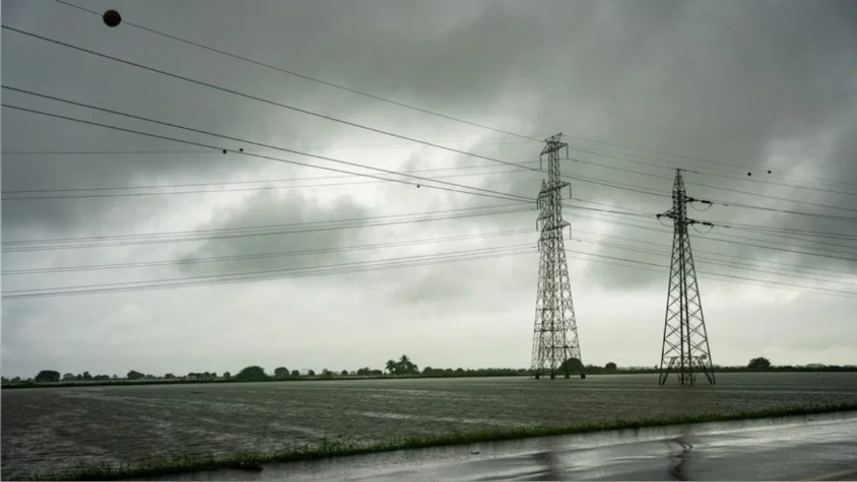 Ecuador: Gobierno anuncia que más de 9 000 empresas tendrán cortes de energía durante dos semanas