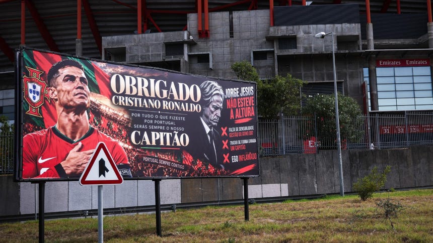 Portugal apoya a Cristiano Ronaldo: aparece pancarta en respaldo a 'CR7' por conflicto con el técnico Jorge Jesús