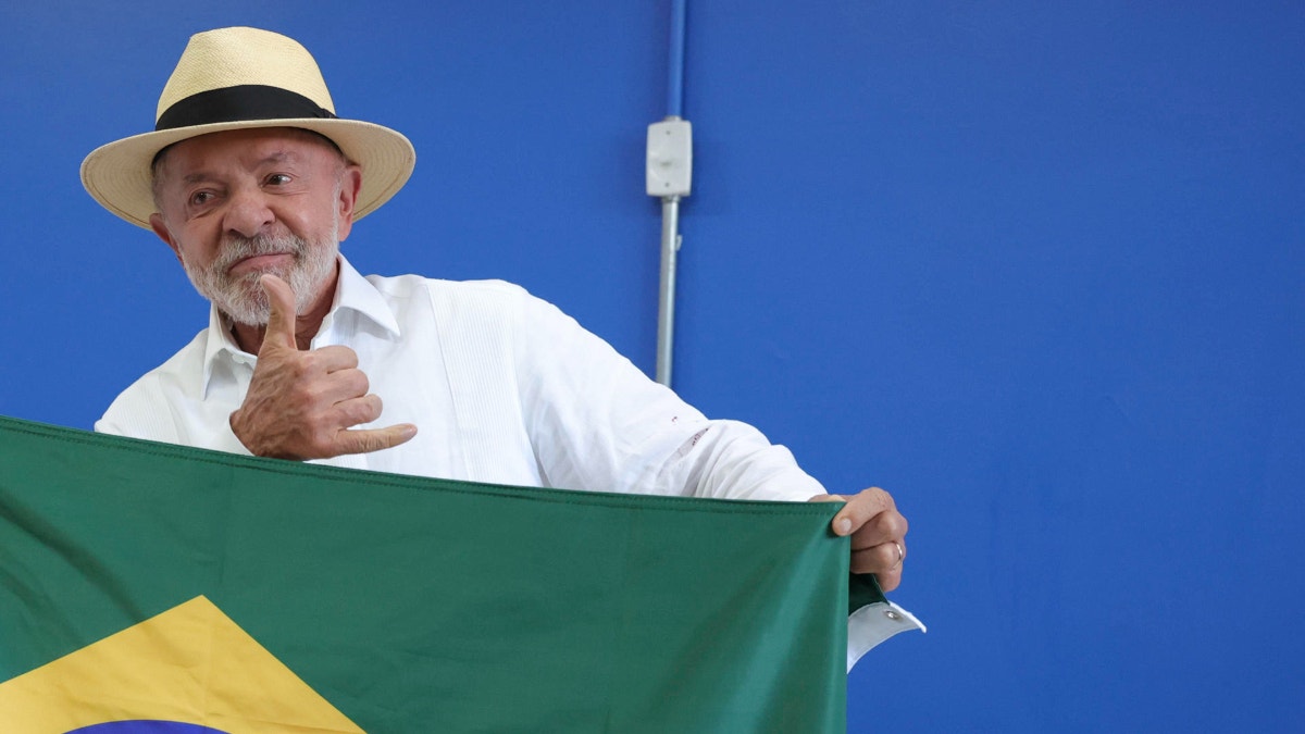 Lula da Silva afirma estar "confiado" de su victoria al votar en las presidenciales de Brasil