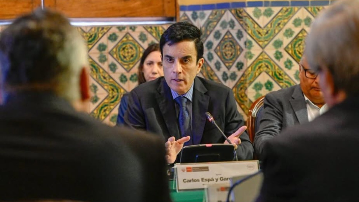 Comisión de Constitución de Diputados acordó citar a Carlos Espá para el 19 de octubre