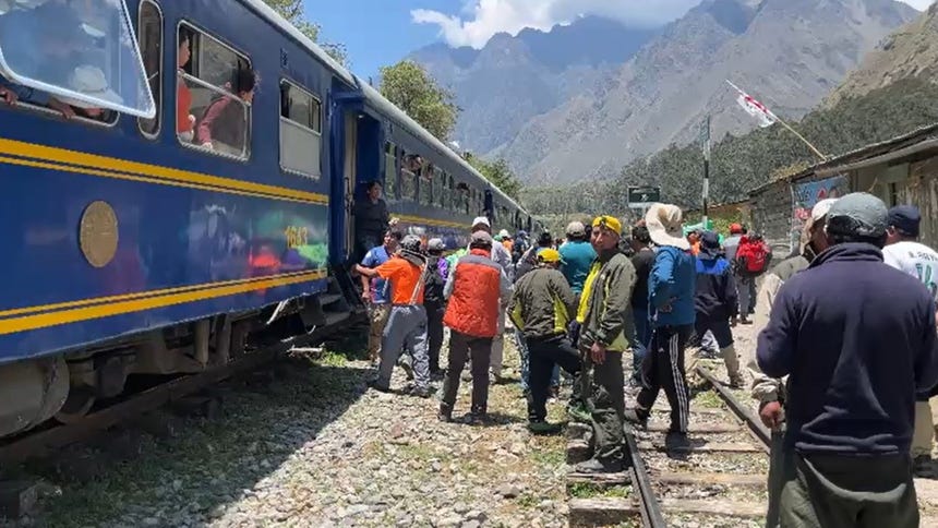Cusco: servicio ferroviario hacia Machu Picchu estuvo paralizado por cuatro horas luego que tren de PeruRail se malograra en el km 88