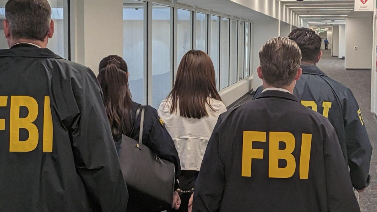 EE.UU. detiene a una mujer por espiar para China y vigilar al hijo del presidente taiwanés