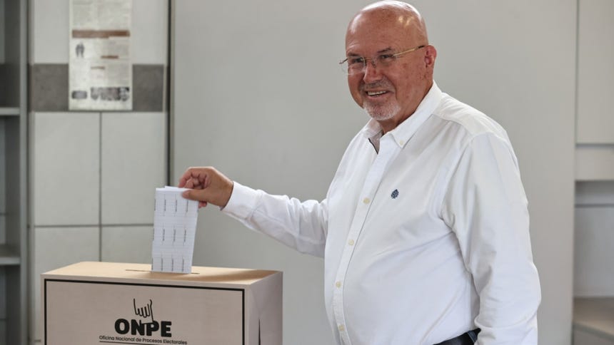 Carlos Bruce reconoce primeros resultados oficiales: “A veces se gana, a veces se pierde, pero siempre se aprende”