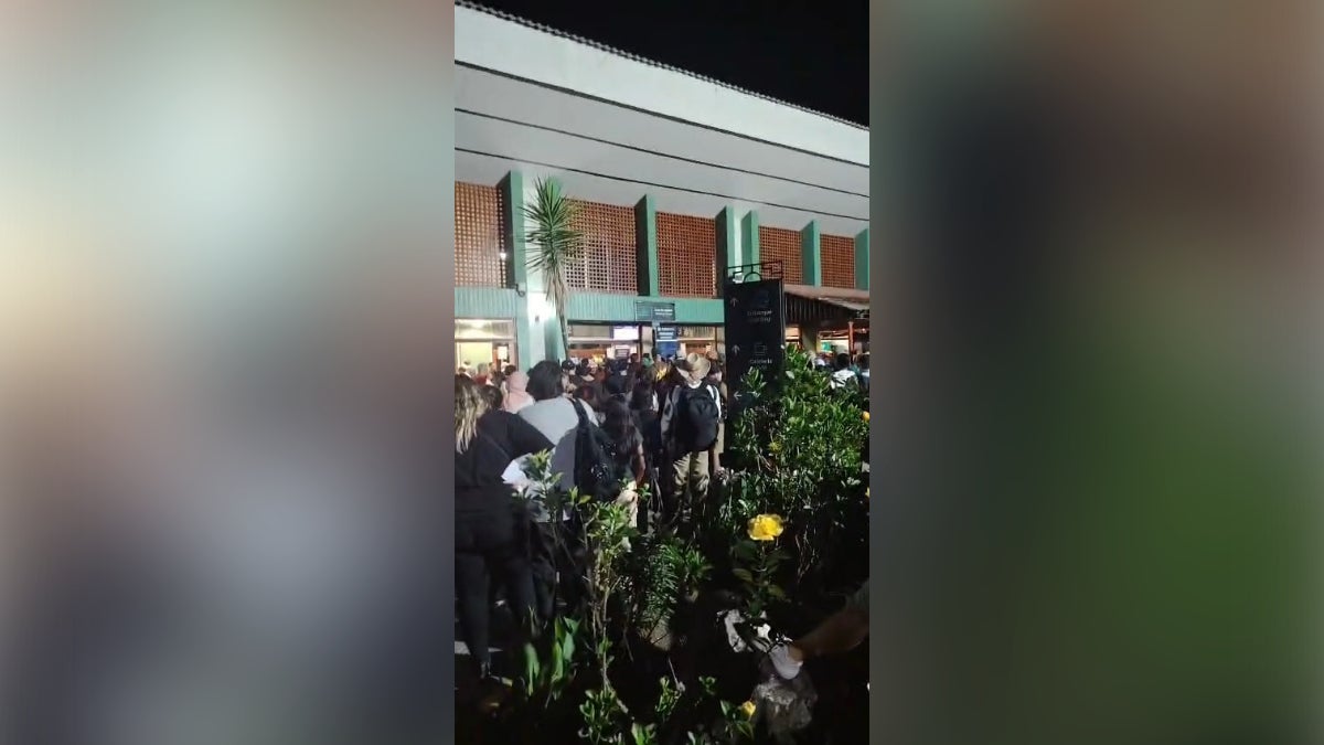 El señor ha viajado con su familia a Cusco para hacer turismo