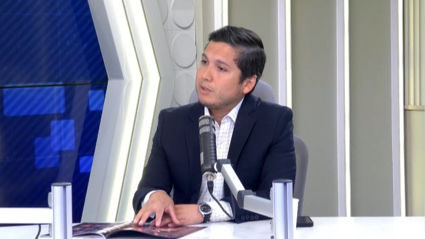 El margen de maniobra que tiene el gobierno es muy corto, señala director de Semana Económica tras la Encuesta del Poder