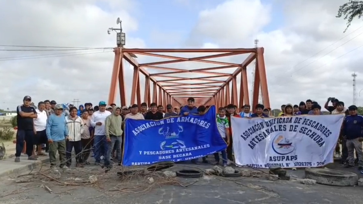 Piura: accesos a Sechura permanecen bloqueados por paro de pescadores de pota