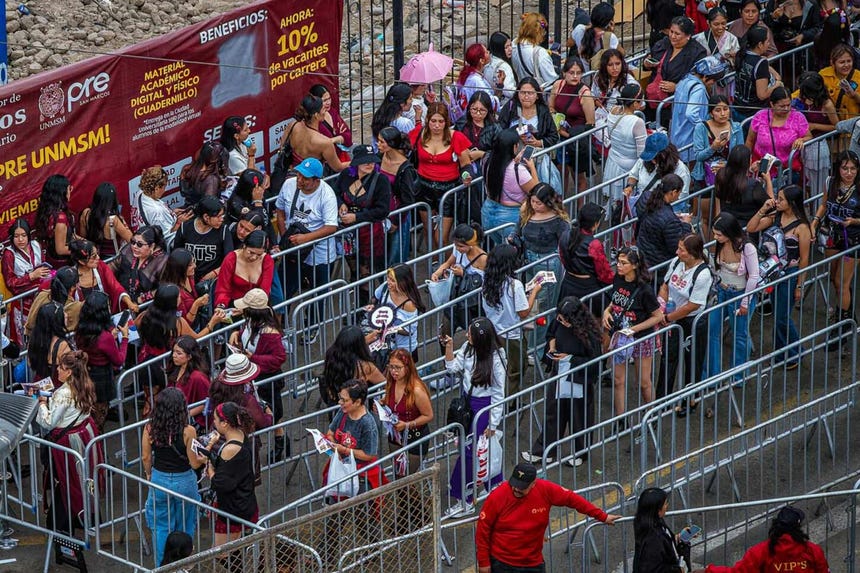 Así fue el ingreso de ARMY al Estadio San Marcos antes del primer concierto de BTS.