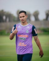 Si Jairo Vélez jugó cuatro veces de titular en la fecha FIFA, Renzo Garcés jugó de titular ante Estados Unidos, México y Colombia.