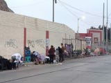 Padres denuncian que algunas personas estarían separando espacios para grupos numerosos en los exteriores de San Marcos.