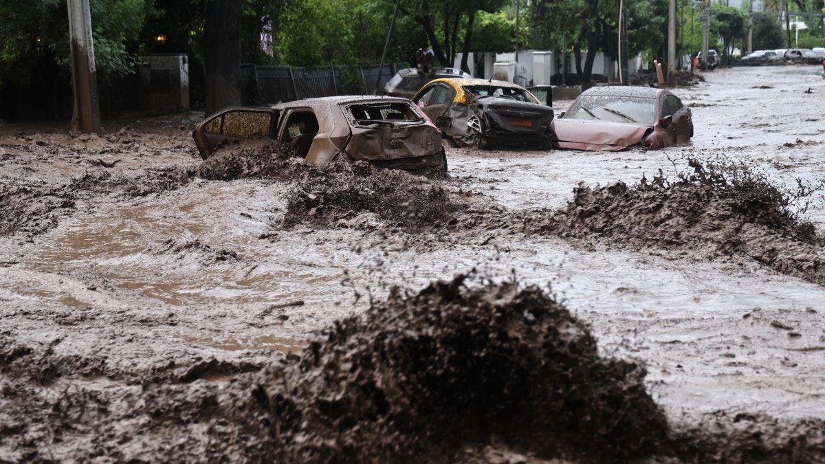 Chile: declaran alerta roja en 10 comunas de la zona precordillera de Santiago tras aluvión