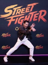 [Andrew Koji interpreta a Ryu] Participar en la franquicia de la empresa japonesa Capcom, que ha vendido más de sesenta millones de copias de sus videojuegos, es un sueño para varios de los actores del reparto, especialmente para Koji, que interpreta al protagonista Ryu, un luchador japonés de artes marciales.