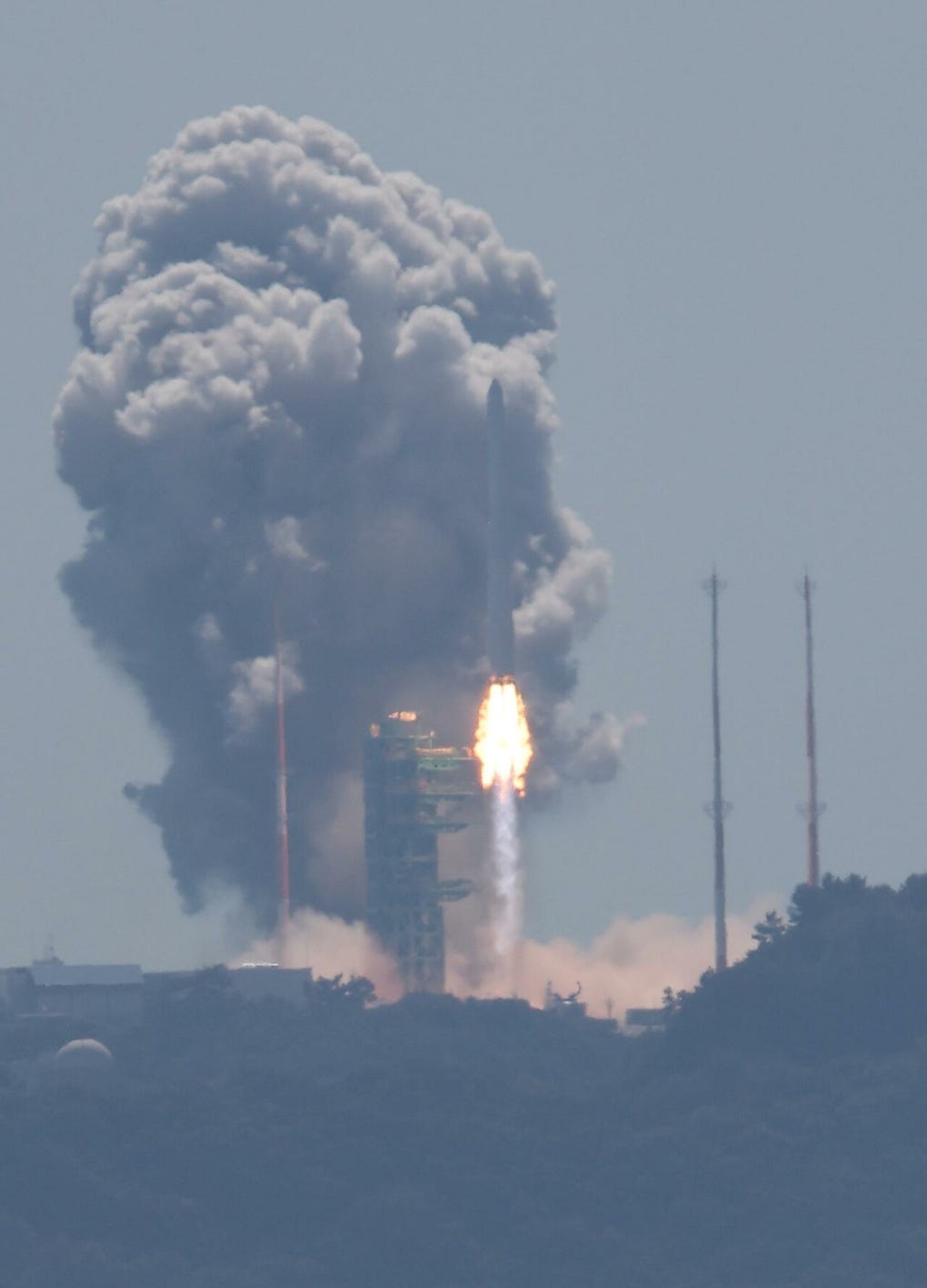Corea del Sur puso en órbita 15 satélites gracias a su cohete espacial Nuri [FOTOS] - Foto 1