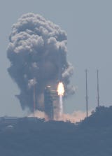 Corea del Sur logró poner en órbita 15 nuevos satélites que viajaron a bordo del cohete espacial de fabricación nacional Nuri, en el que supone su quinto vuelo (el cuarto con éxito) desde que entró en funcionamiento en 2021.