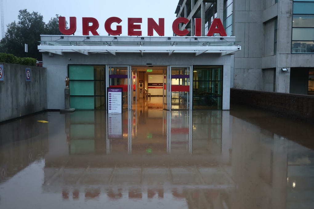 La Dirección Meteorológica de Chile (DMC) informó este sábado que el inicio de octubre marcó cifras récord en precipitaciones en comparación con registros históricos en Santiago y Valparaíso, dos regiones del centro del país.