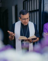 Las camisetas moradas recibieron la bendición antes del compromiso que los blanquiazules disputarán frente a Cusco FC.