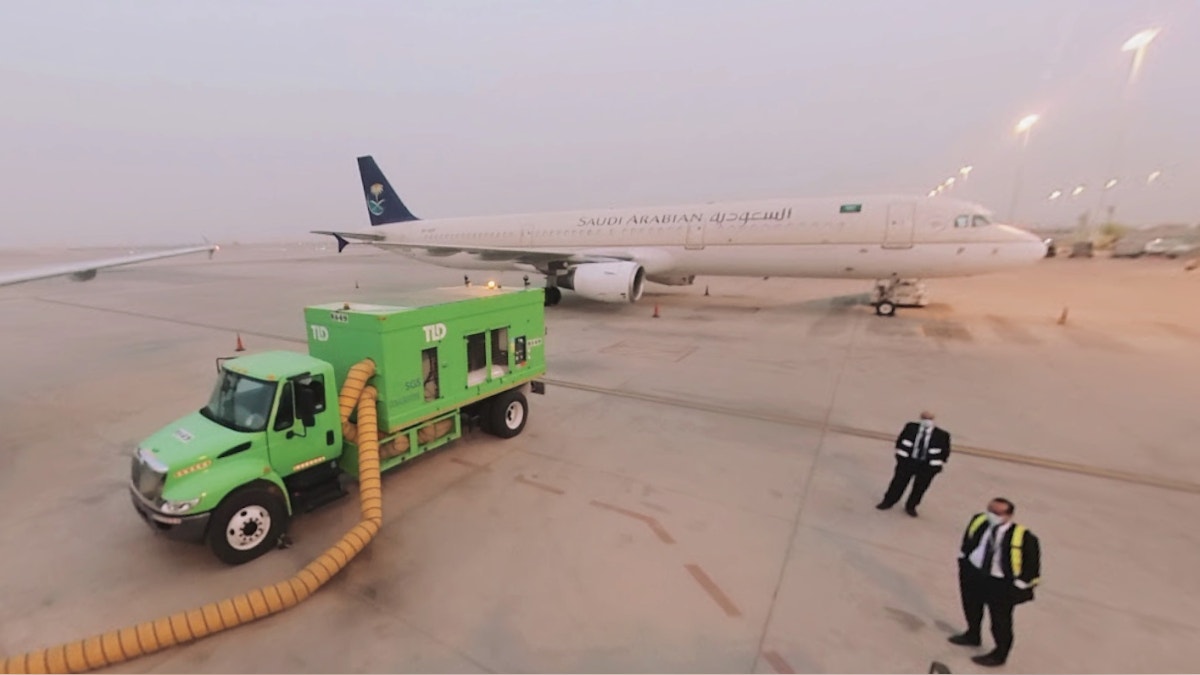 Tensión en Medio Oriente: un proyectil impactó contra terminal del aeropuerto de Riad en Arabia Saudita