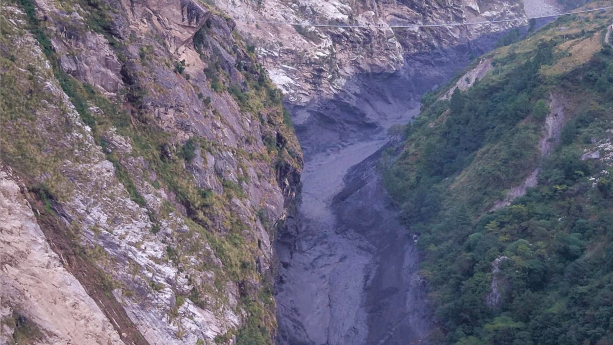 El Ejército nepalí rescata a más de 320 personas atrapadas por la última riada