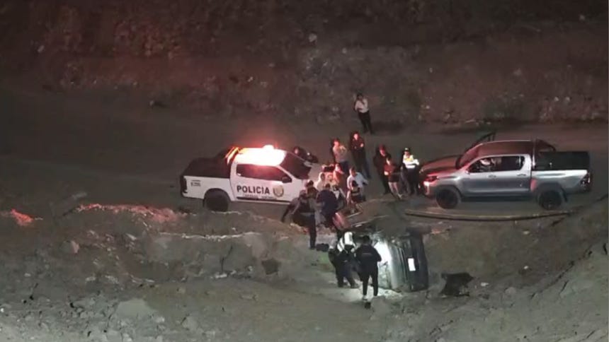 Callao: adulto mayor falleció y otras cuatro personas resultaron heridas tras caída de miniván por acantilado en Ventanilla