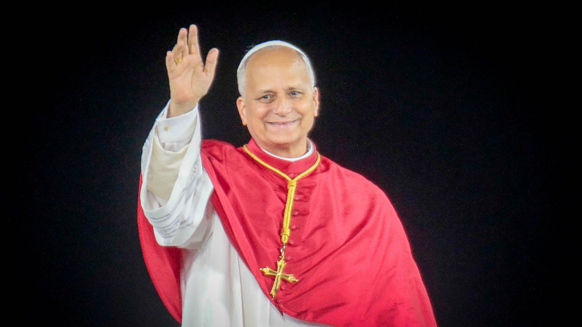 Papa León XIV recibió al arzobispo argentino Jorge Eduardo Lozano previo a su intervención médica