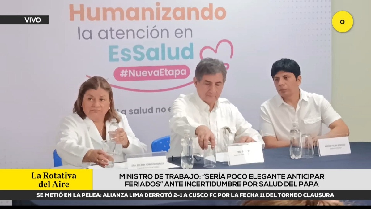 Ministro de Trabajo dice que "sería poco elegante" anticipar feriados ante incertidumbre por salud del papa