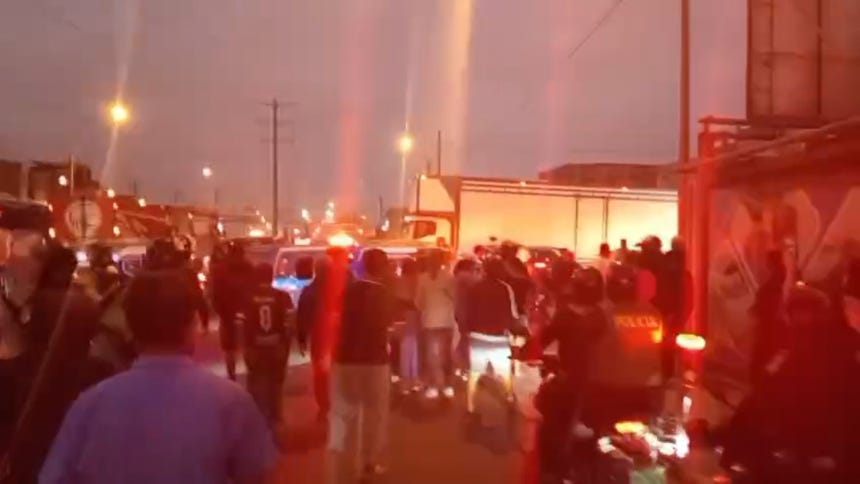 Motaxistas bloquearon la Panamericana Norte tras extorsiones y reciente atentado contra uno de ellos