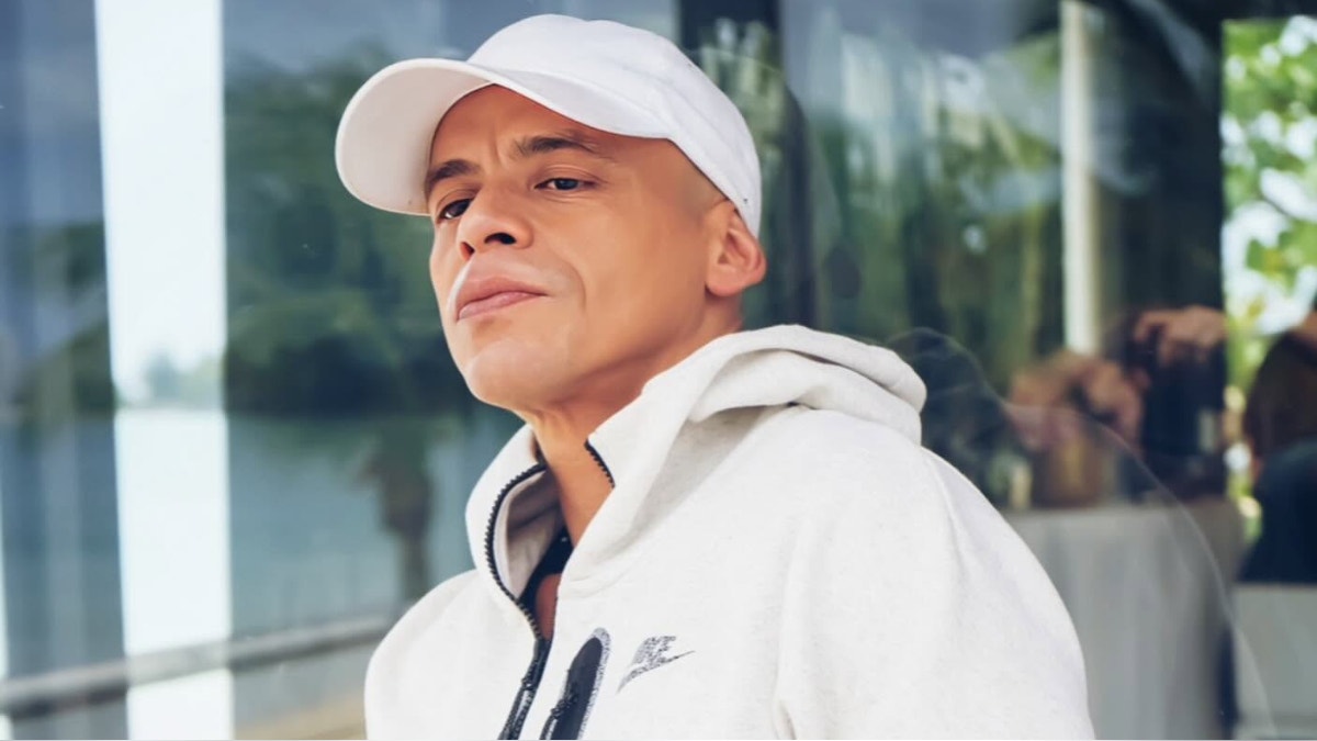 Vico C se recupera "favorablemente" tras una cirugía de la columna cervical en Colombia