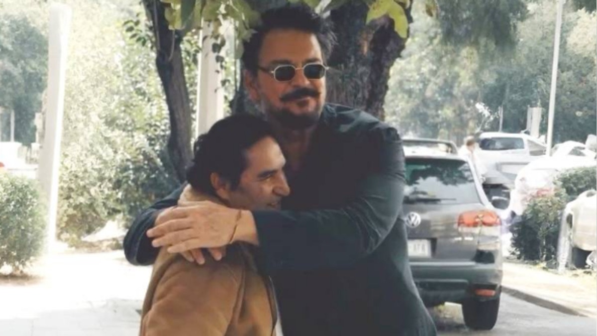 Ricardo Arjona le regaló un auto al conductor que inspiró el tema 'Historia de taxi' [VIDEO]