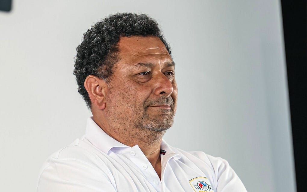 César Arrese - Olva Latino.