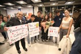 Familiares y amigos esperaron a las destacadas voleibolistas.